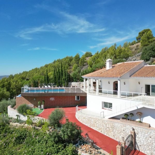 Compra villa en Mijas cerca de Málaga